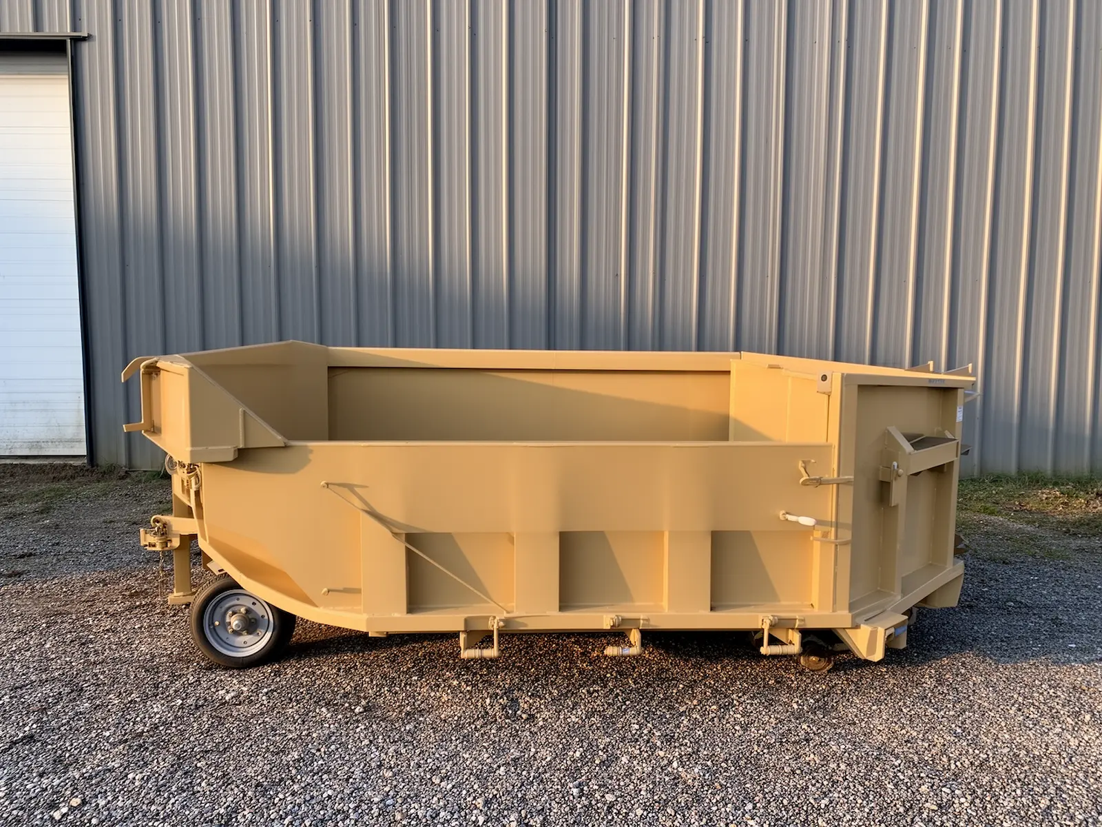 Roll-off dumpster from Auburndale Titan Dumpster Rental LLC in Auburndale, FL